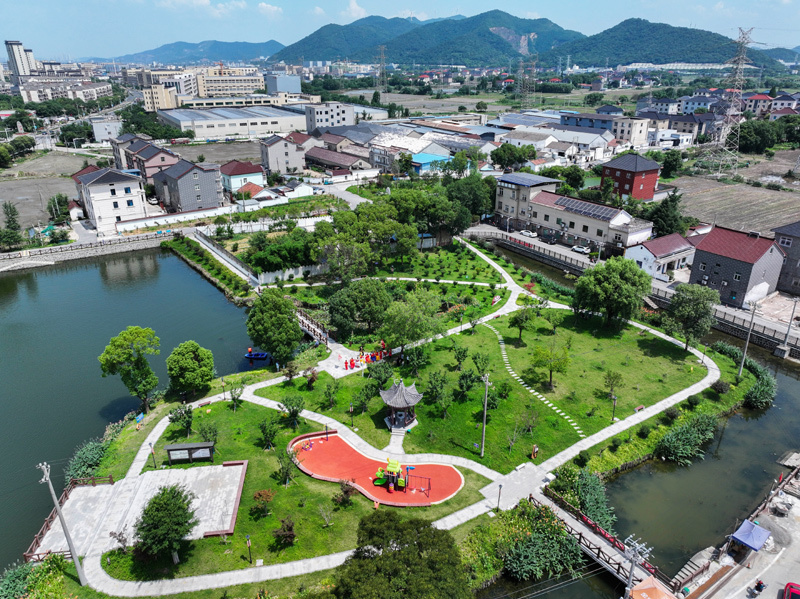 新的偉大奮斗創(chuàng)造新的歷史偉業(yè)——以習(xí)近平同志為核心的黨中央引領(lǐng)“十四五”經(jīng)濟(jì)社會發(fā)展紀(jì)實(shí)